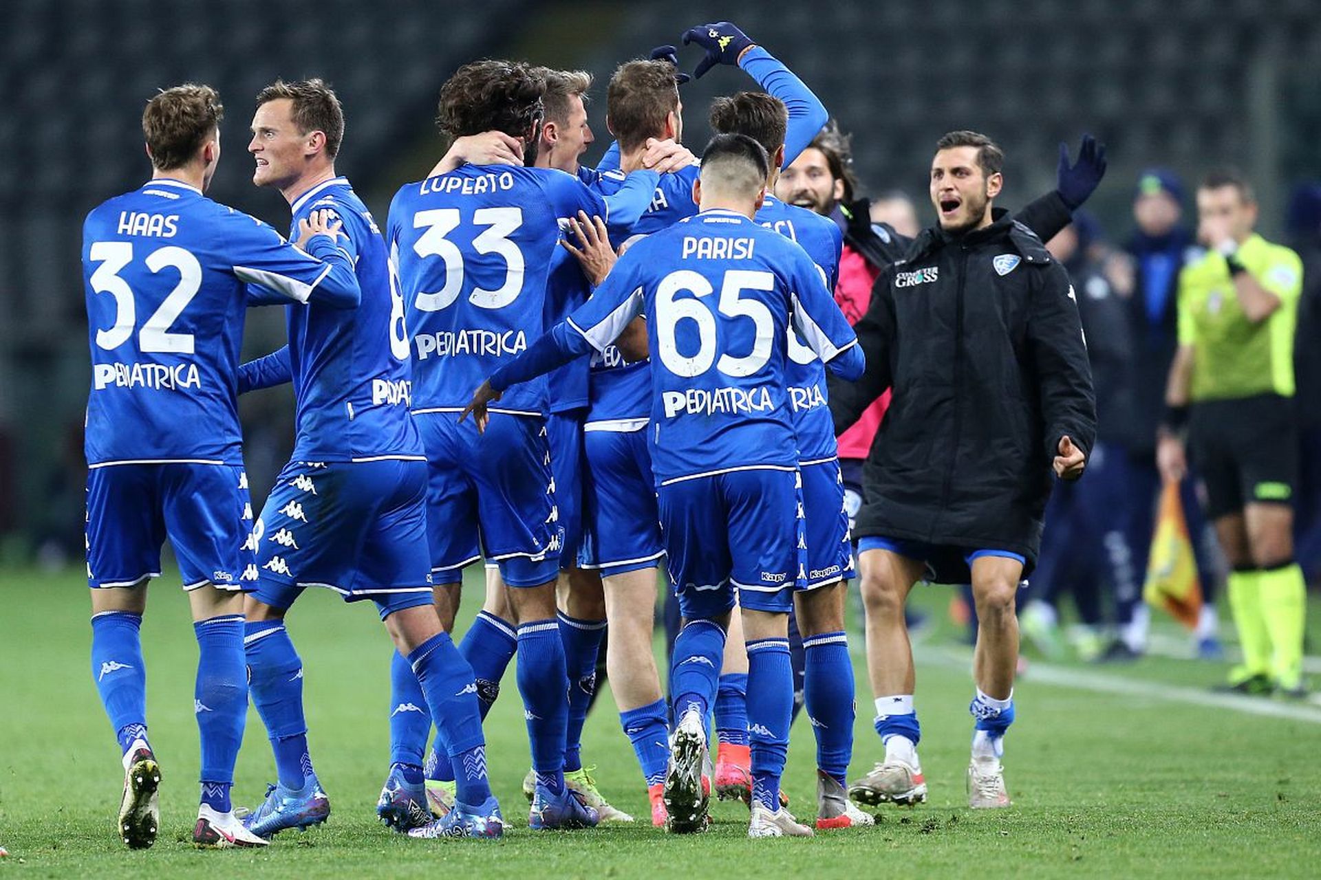 他在后场的 他在后场的