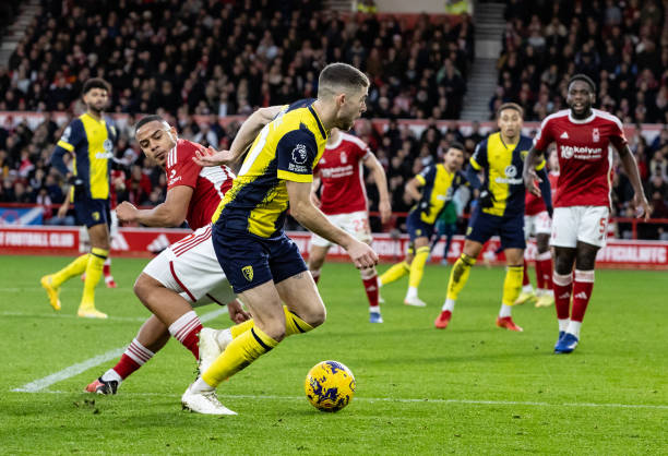 竞争激烈的 竞争激烈的